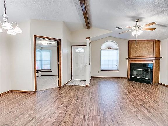 4th image of 2116 Westmore Dr