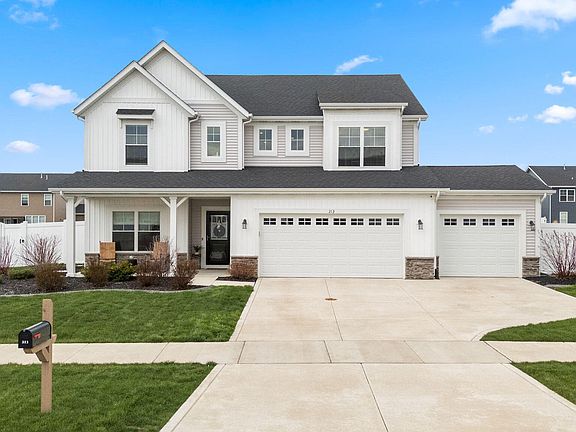 3rd image of 213 Grandale Dr
