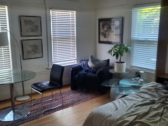 3rd image of 5530 College Ave #202
