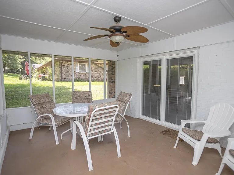 223 Mary Dr — Photo 19