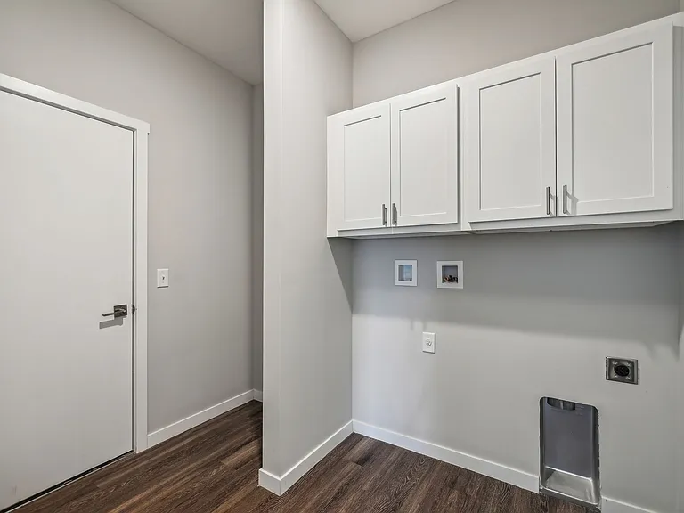 2 Bedroom | Laundry