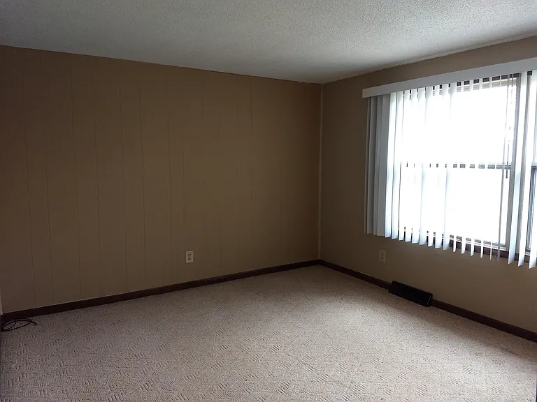 1523-1525 Nicholas Dr — Photo 4