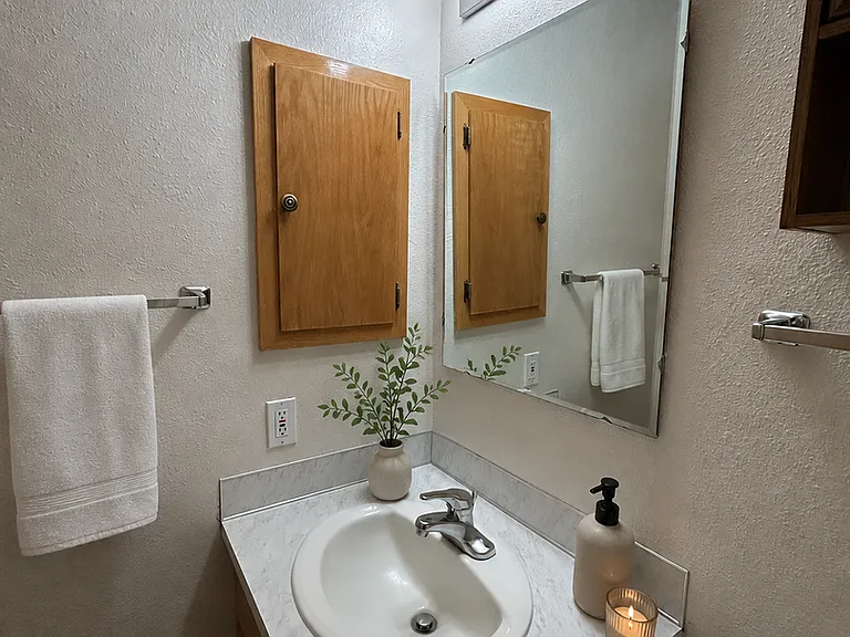 1506 Glen Dr — Photo 8