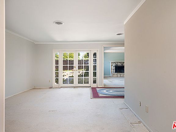 3rd image of 6576 Cleomoore Ave