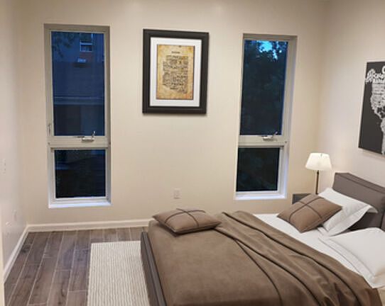 3rd image of 1654 Greenfield Ave #401