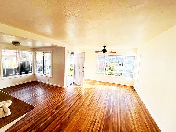 4th image of 1533 Humboldt Ave