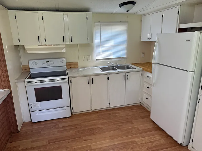 5553 Rivercreek Dr — Photo 8