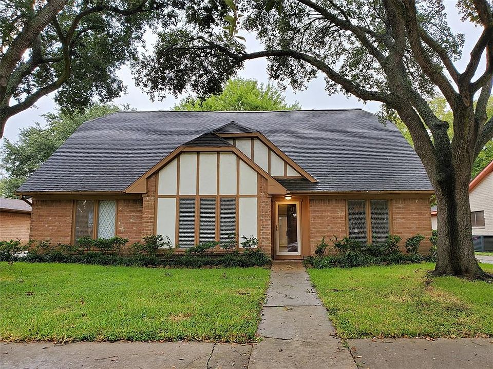 1st image of 21410 Park Villa Dr