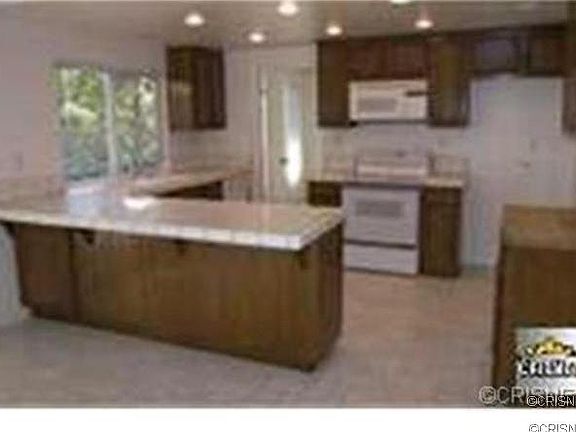 2nd image of 28766 Colina Vista St