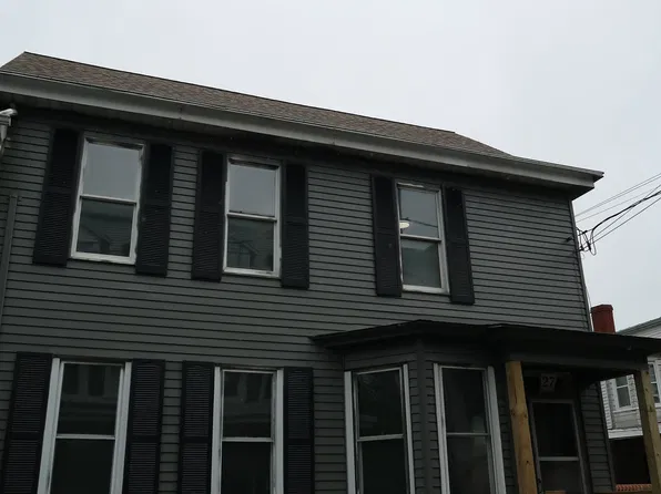 27 Carbon St, Minersville, PA 17954