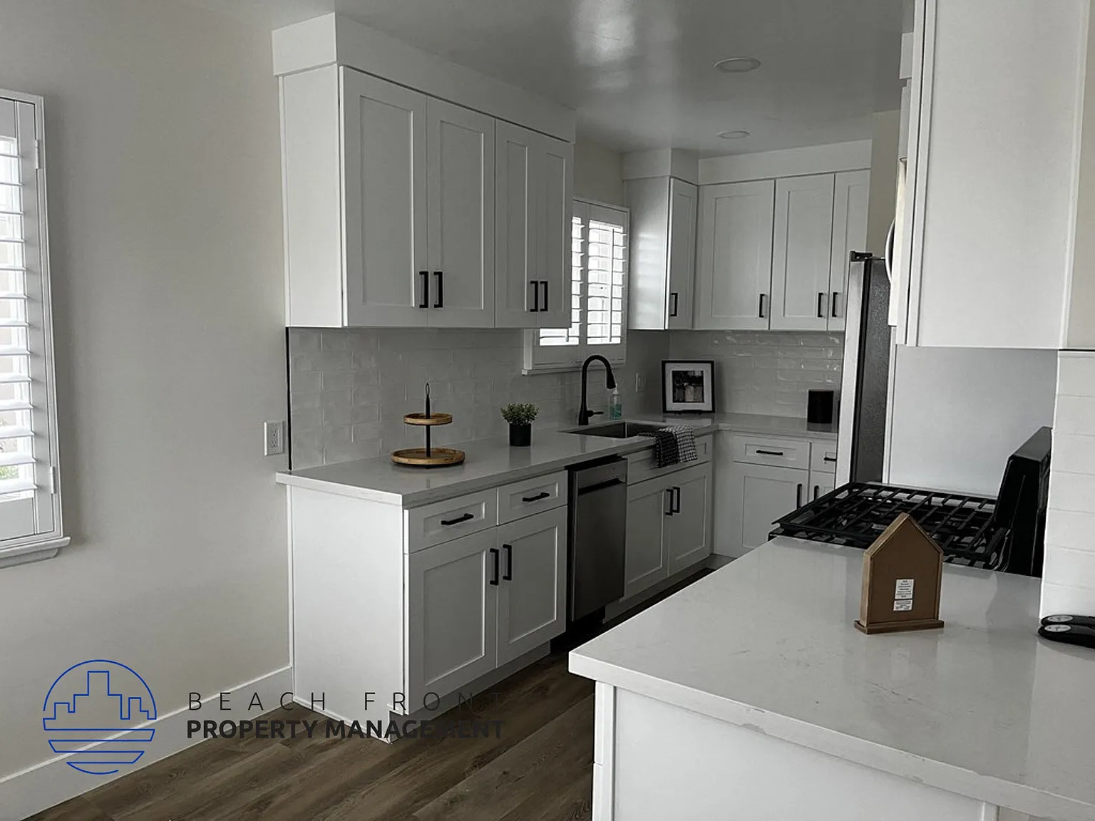 142 30th St., 2923 Manhattan Ave. — Photo 4