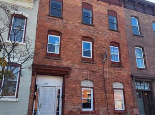 272 3rd St, Troy, NY 12180