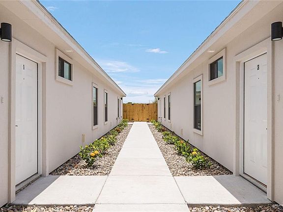 2nd image of 2020 Summerland Ln #1