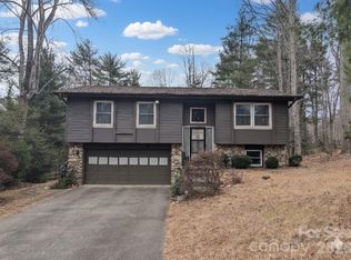 43 Deer Run Dr, Asheville, NC 28803