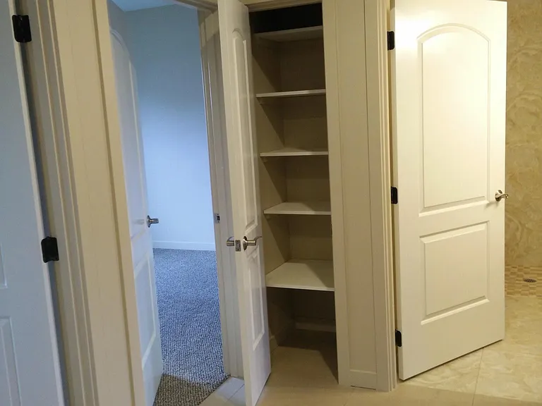 157 NW Maria St #1 — Photo 7