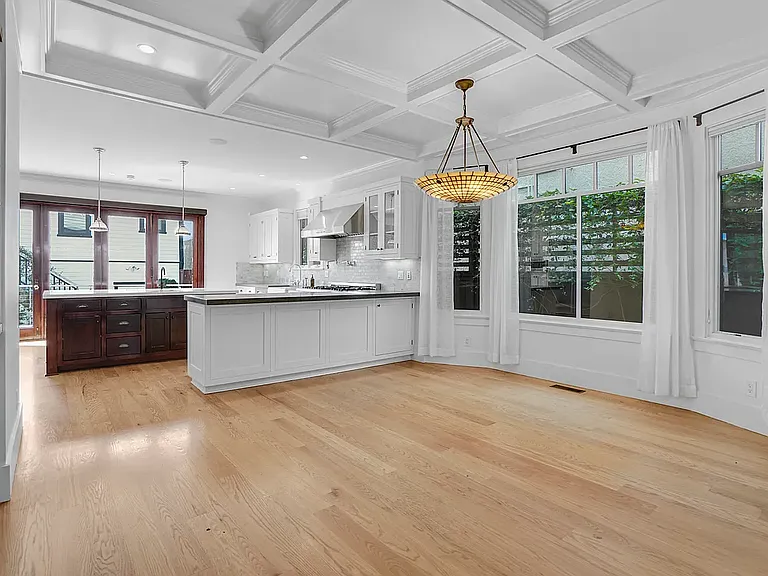 44 Sunset Ave — Photo 14