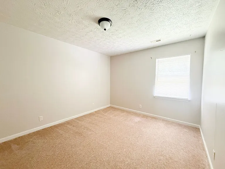 125 W Bangham Rd — Photo 16