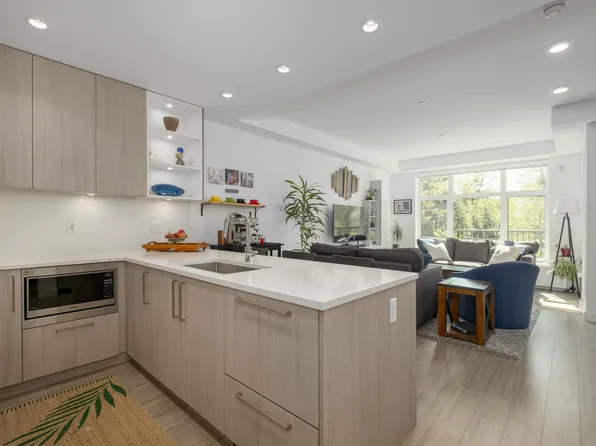 747 E 3rd St #111, North Vancouver, BC V7L 1E6