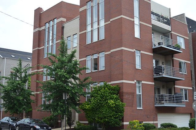 1st image of 603 N Paulina St APT 3S