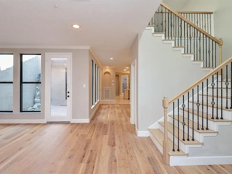 15735 Tanya Cir — Photo 1