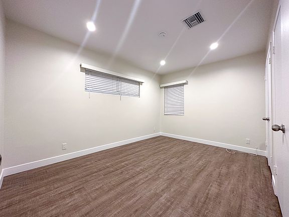 4th image of 4904 Tujunga Ave #7