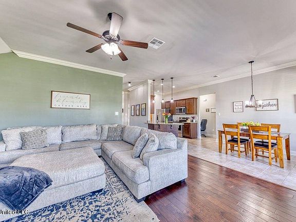 5th image of 3023 Sea Oats Dr