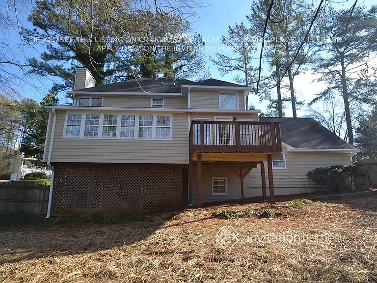 1591 Willow Blf — Photo 3