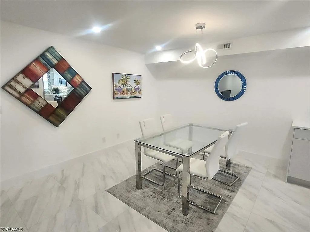 2 bed, 2.0 bath, 1131 sqft, $7,500 — Photo 4