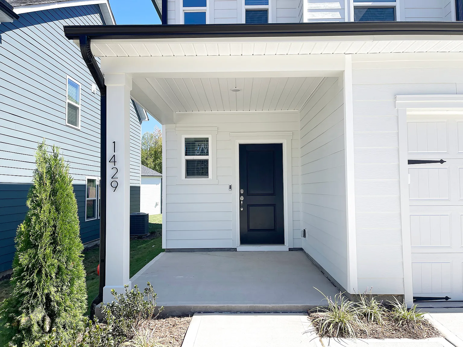 4 bed, 2300 sqft, $2,795 — Photo 4