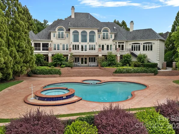 8800 Covey Rise Ct, Charlotte, NC 28226