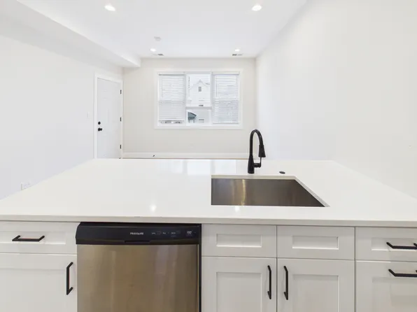 2750 W Francis Pl unit 1, 2750 W Francis Pl #9420eb8f4, Chicago, IL 60647