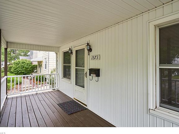 2nd image of 1573 Oakwood Ave