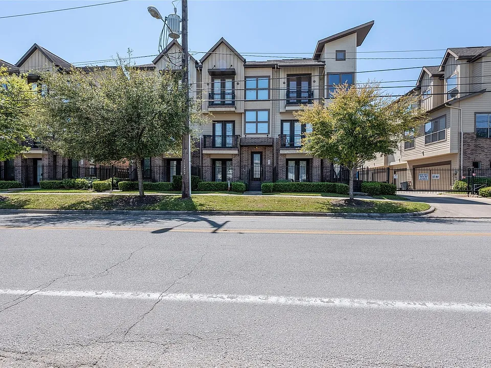 2814 Polk St