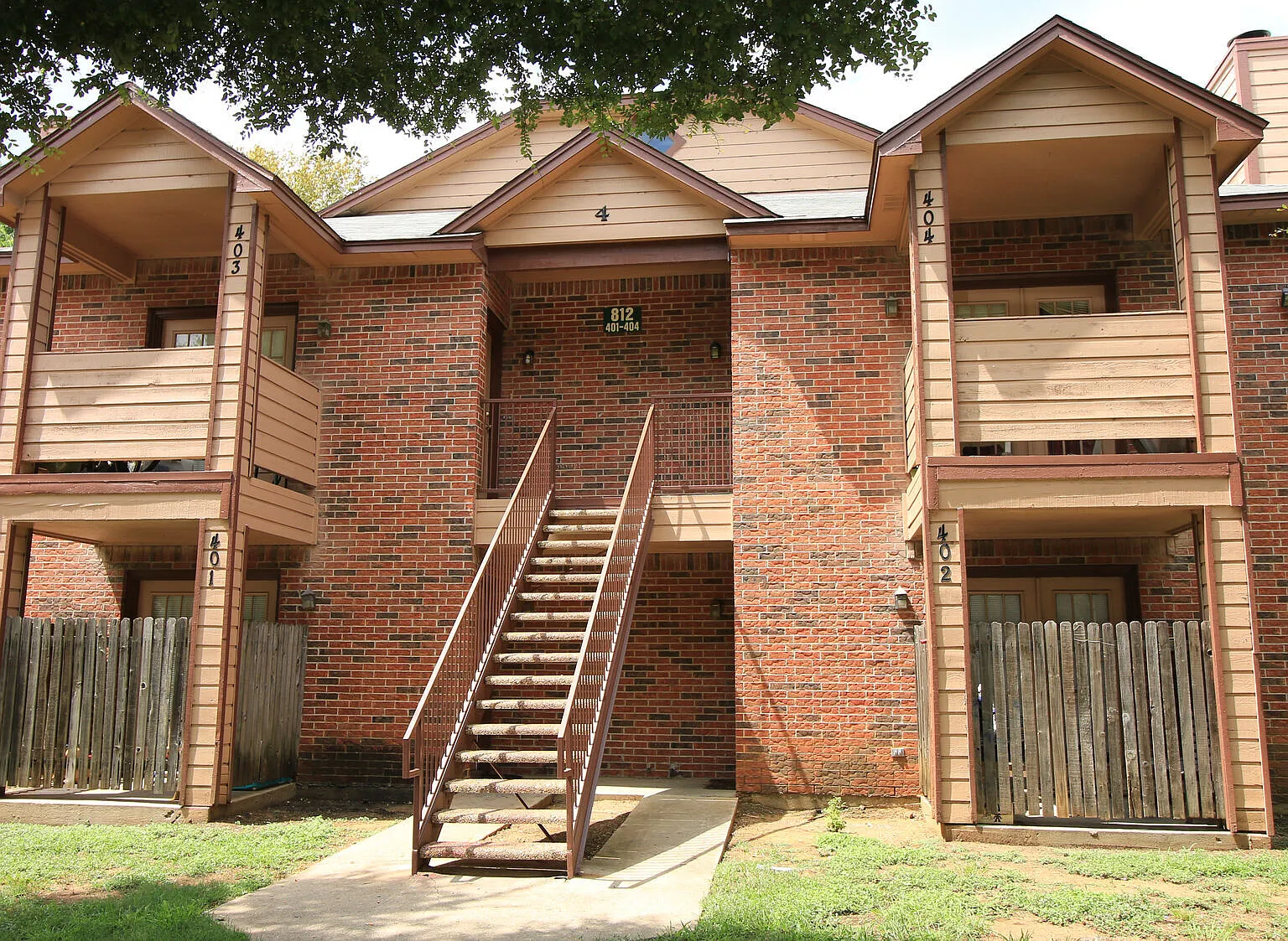Stadium West Apartments — Photo 4