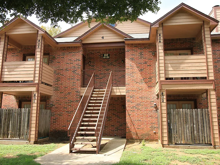 Stadium West Apartments — Photo 4