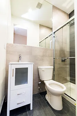 Rented by Nooklyn NYC LLC | media 45