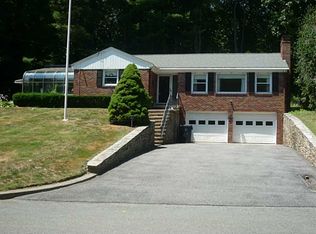 25 Azalea Ct, Warwick, RI 02818