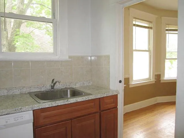 86 Davis St #2 — Photo 7
