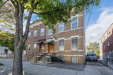 21-17 Amory Court  image 1 of 16