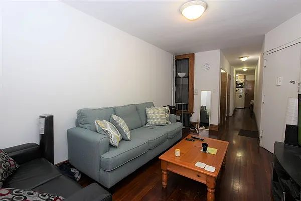 Rented by Dynamik Realty | media 23