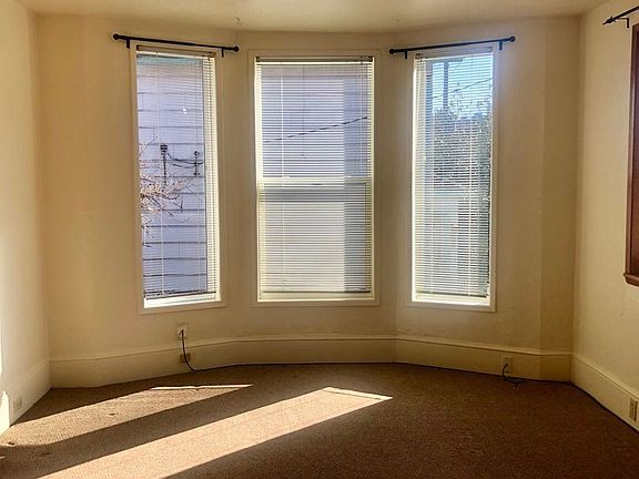 3rd image of 3612 Phinney Ave N #9732570