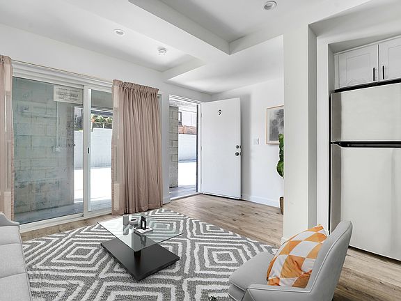 Valleywood Apartments - Studio