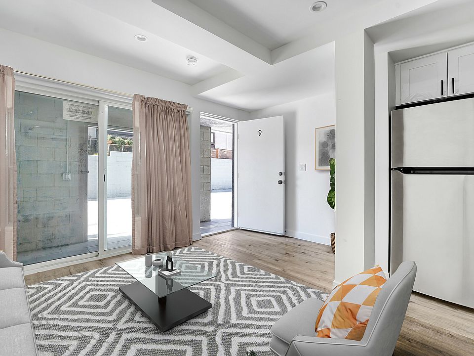 Valleywood Apartments - Studio