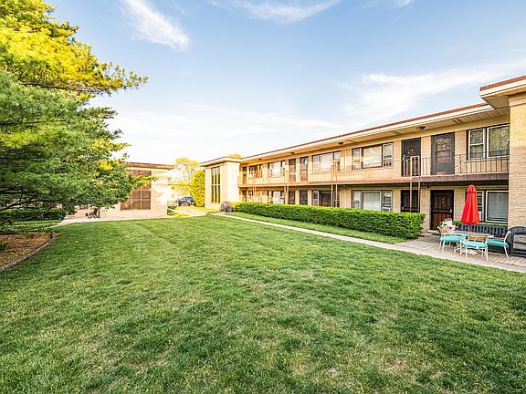 4th image of 24 King Arthur Ct APT 14