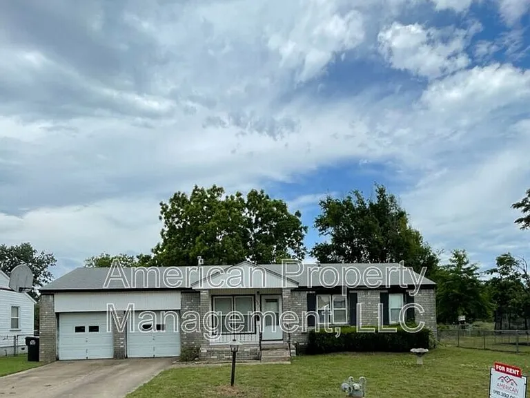 523 E Duncan St — Photo 2