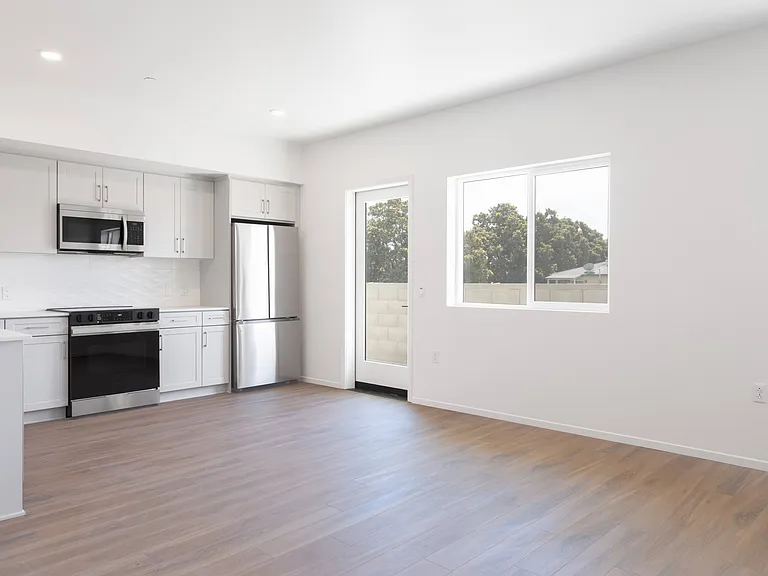 Backhouse Apartments — Photo 17