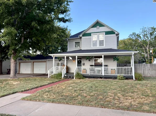 115 S 2nd St, Lindsborg, KS 67456