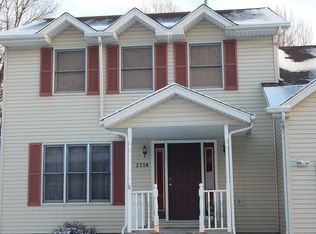 2518 Timber View Dr, Bloomington, IL 61701