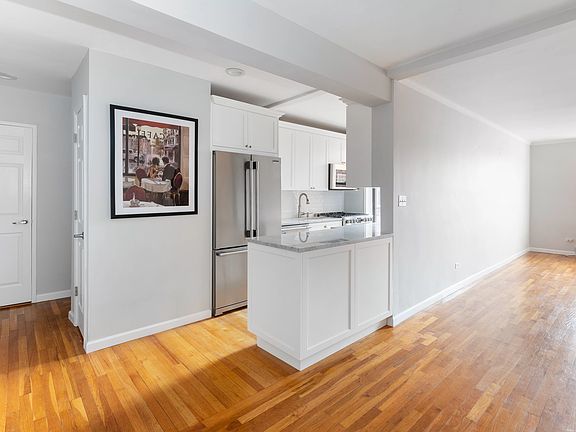 3rd image of 61 Oliver St APT 5R