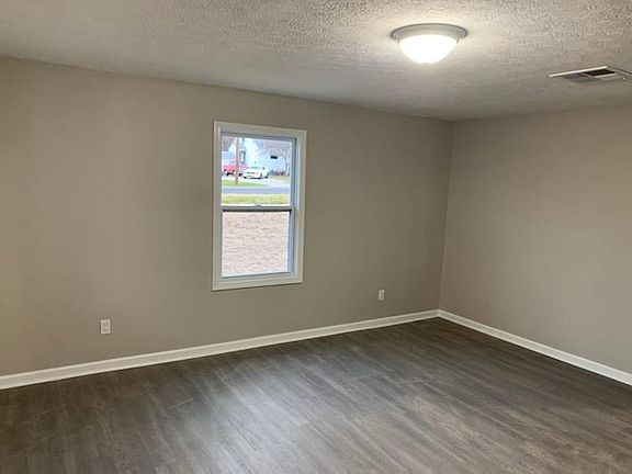 4th image of 2064 Beach Dr
